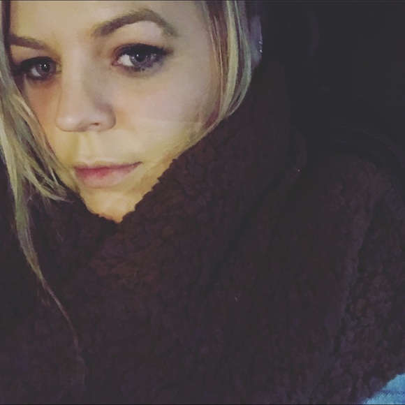 Meet your Posher, Kirsten - Picture 2 of 2